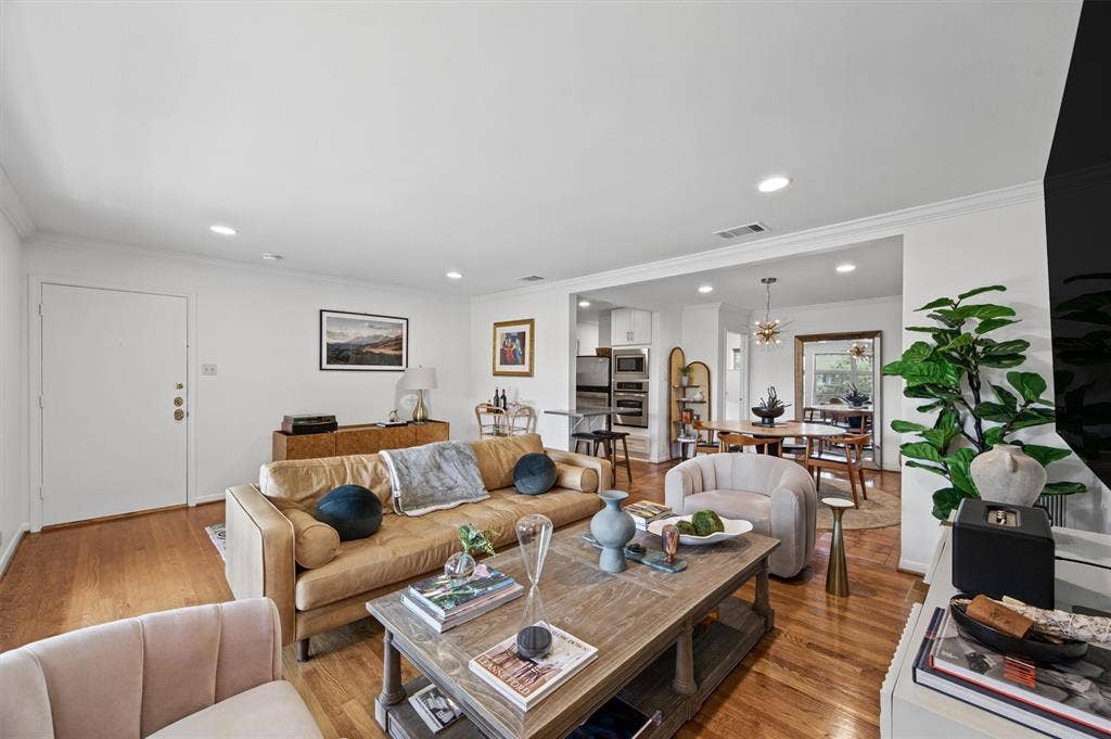 6127 Bandera Avenue, #D, Dallas, TX 75225 6127 Bandera Avenue, #D, Dallas, TX 75225