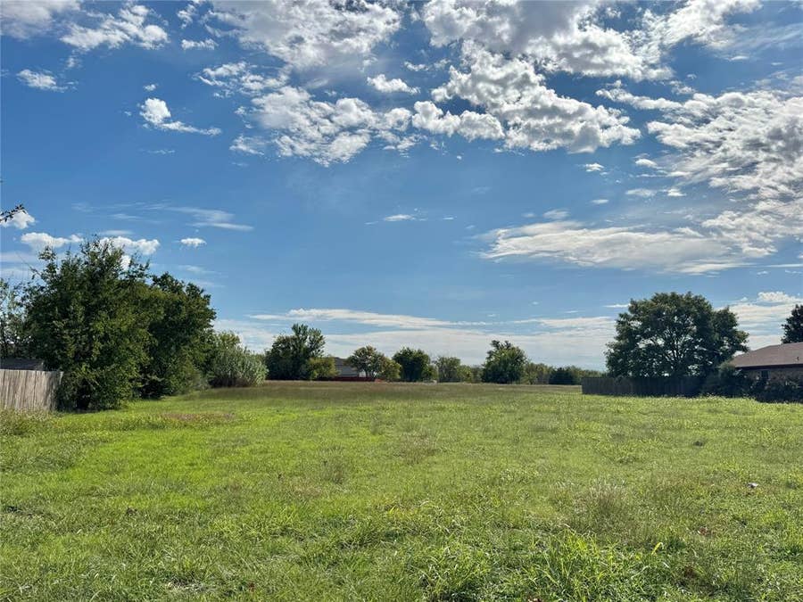 Property photo for 1504 College View Street, Gainesville, TX