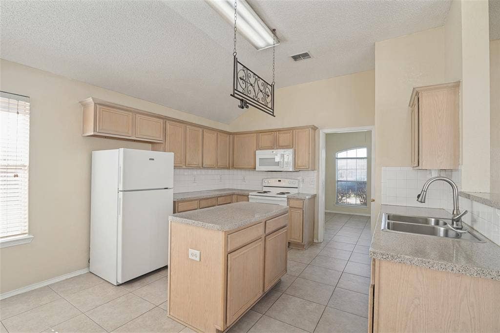 2520 Walnut Creek Drive, Mesquite, TX 75181 2520 Walnut Creek Drive, Mesquite, TX 75181