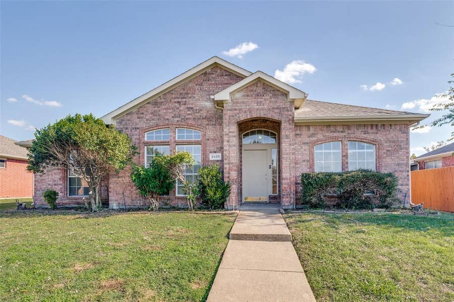 Property photo for 2520 Walnut Creek Drive, Mesquite, TX