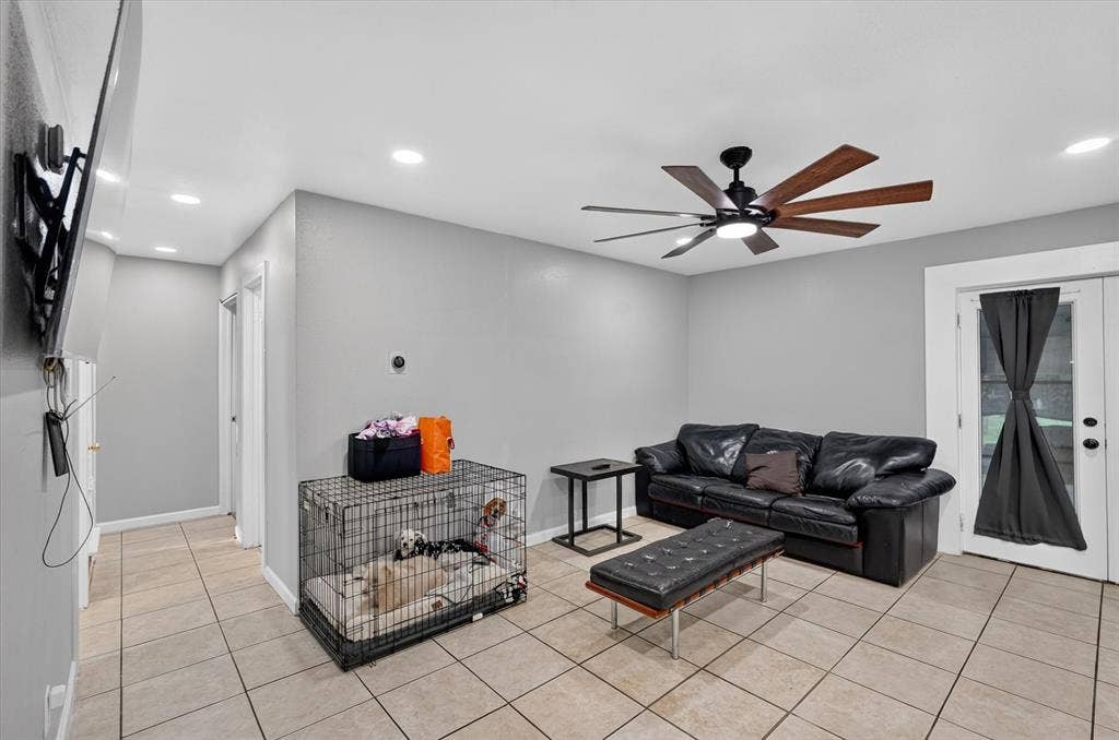 707 Edgeglen Drive, Dallas, TX 75217