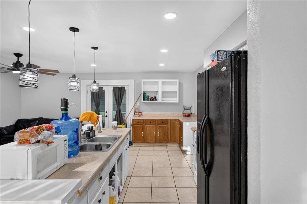 707 Edgeglen Drive, Dallas, TX 75217