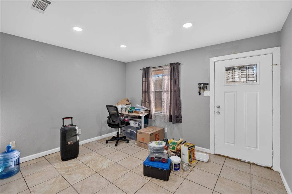 707 Edgeglen Drive, Dallas, TX 75217