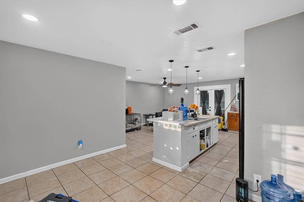 707 Edgeglen Drive, Dallas, TX 75217