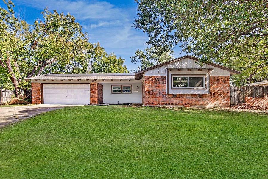 Property photo for 3113 Chisholm Trail, Fort Worth, TX