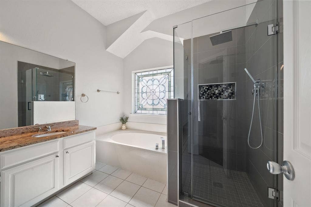 11414 Ocean Road, Frisco, TX 75035 Updated primary showere
