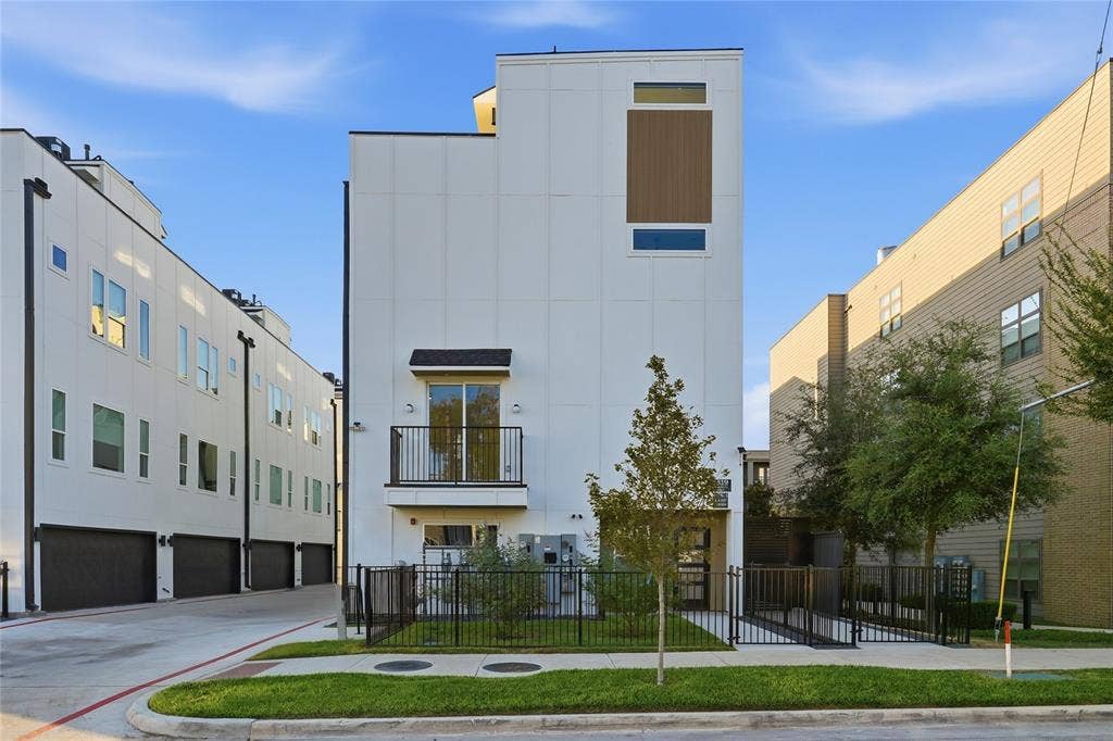 4319 San Jacinto Street, #101, Dallas, TX 75204 4319 San Jacinto Street, #101, Dallas, TX 75204