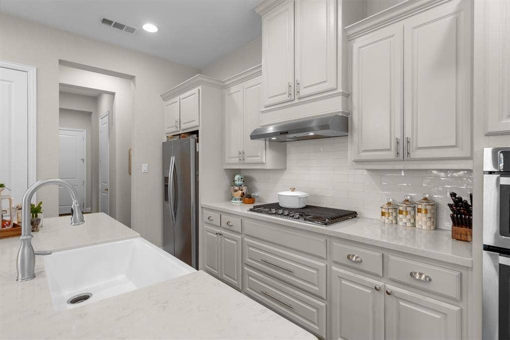 6805 Royal View Drive, McKinney, TX 75070 6805 Royal View Drive, McKinney, TX 75070