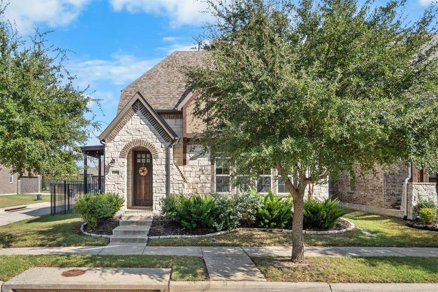 Property photo for 6805 Royal View Drive, McKinney, TX