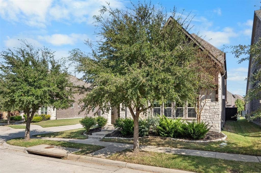 6805 Royal View Drive, McKinney, TX 75070 6805 Royal View Drive, McKinney, TX 75070
