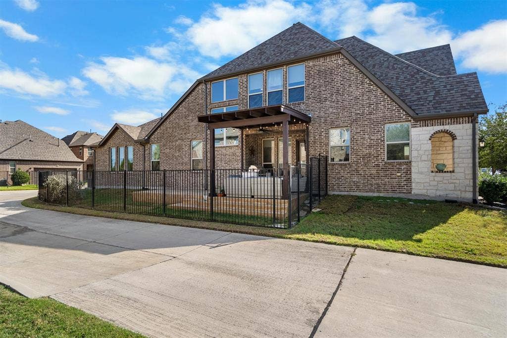 6805 Royal View Drive, McKinney, TX 75070 6805 Royal View Drive, McKinney, TX 75070