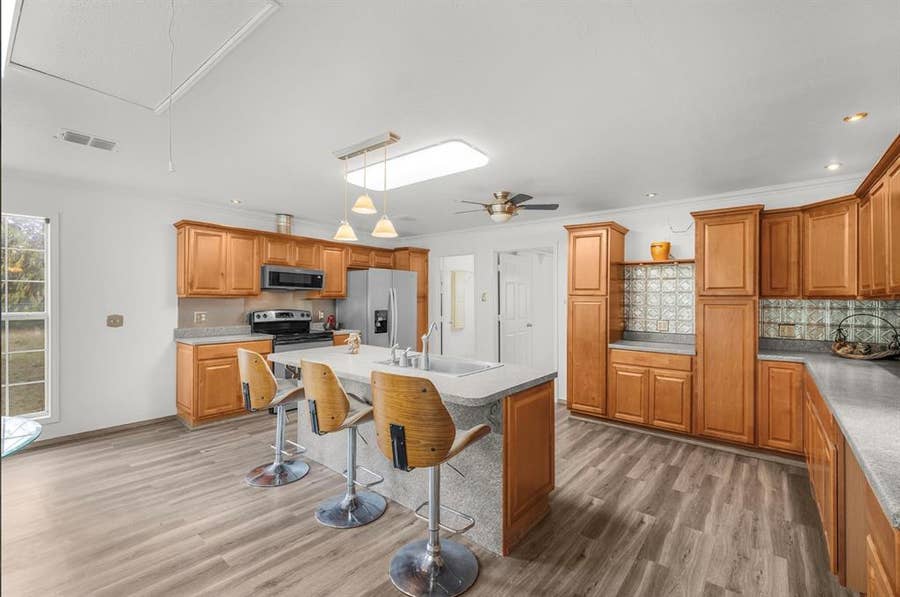 Property photo for 328 Creekview Meadows Drive, Springtown, TX