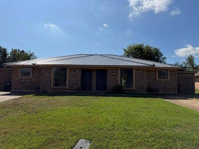 Property photo for 2838 Kessler Drive, #2838, Paris, TX