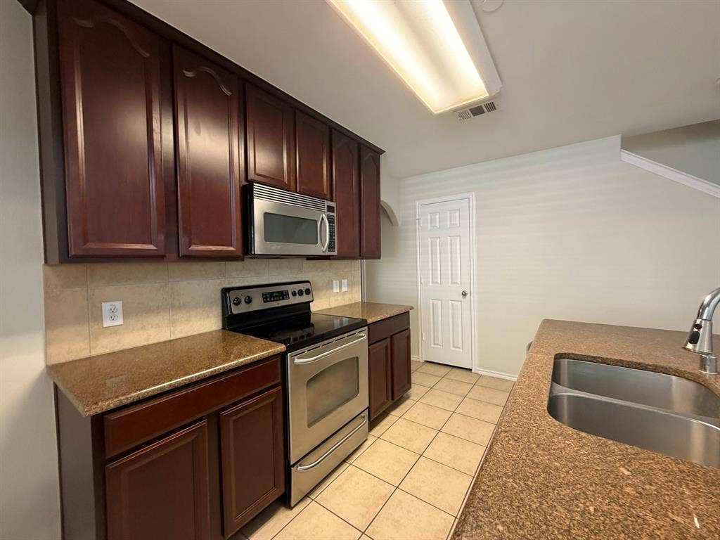 5405 Crimson Oaks Drive, Frisco, TX 75035 5405 Crimson Oaks Drive, Frisco, TX 75035