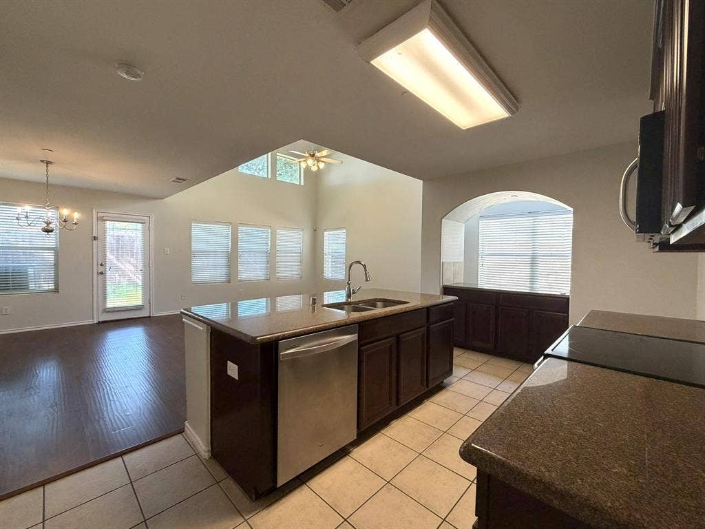 5405 Crimson Oaks Drive, Frisco, TX 75035 5405 Crimson Oaks Drive, Frisco, TX 75035