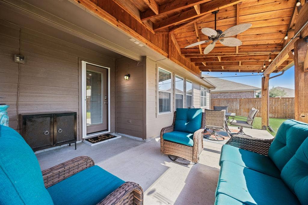 836 Bowie Drive, Lavon, TX 75166 836 Bowie Drive, Lavon, TX 75166