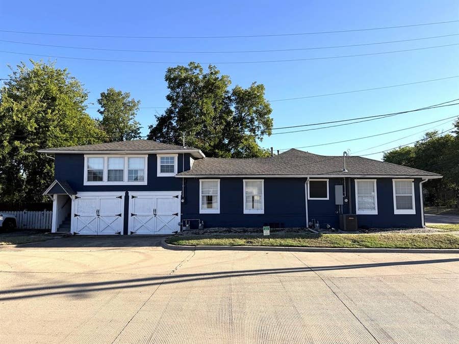 Property photo for 201 S Jones Street, Granbury, TX