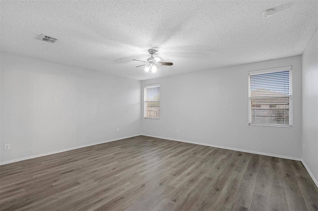 2119 Oryx Lane, Grand Prairie, TX 75052