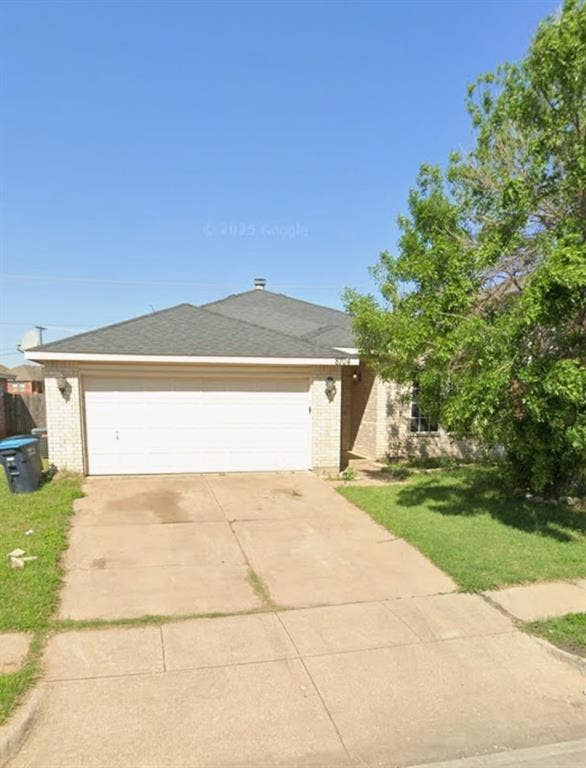 Property photo for 8704 Hunters Creek Drive, Fort Worth, TX