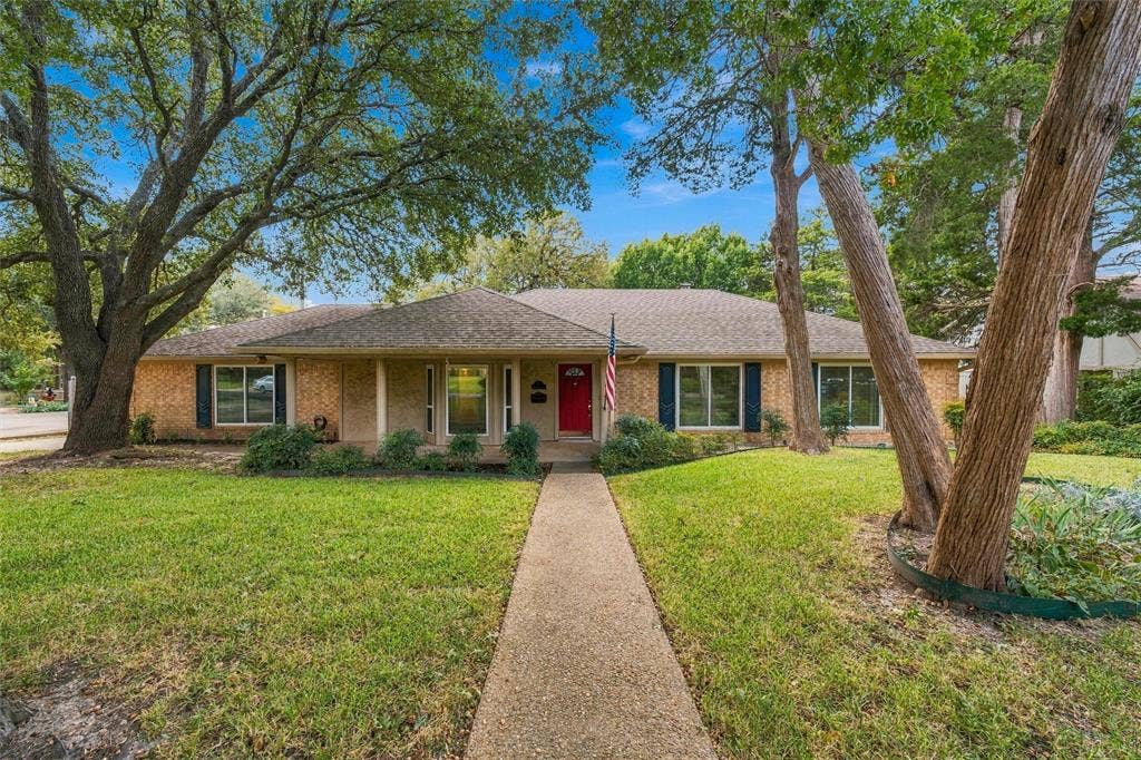 218 White Hall Road, Woodway, TX 76712