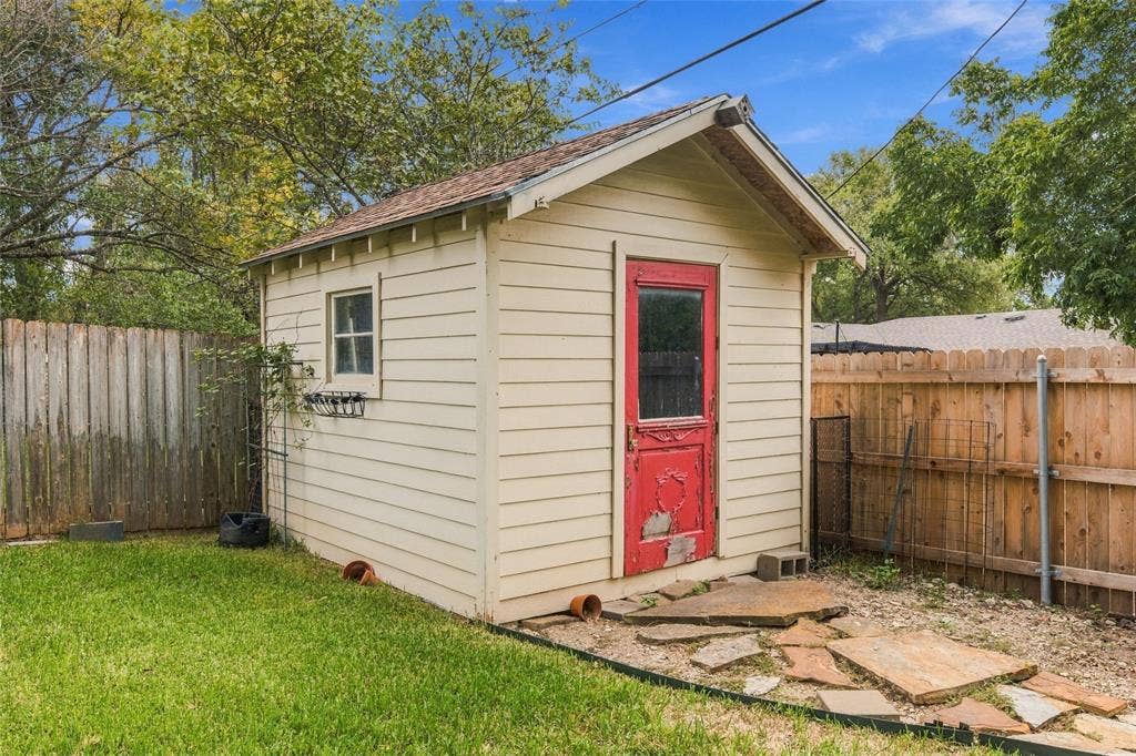 218 White Hall Road, Woodway, TX 76712