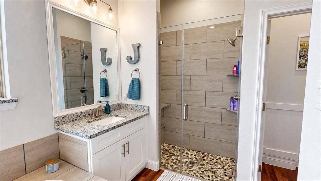 901 Blaine Street, Athens, TX 75751 901 Blaine Street, Athens, TX 75751