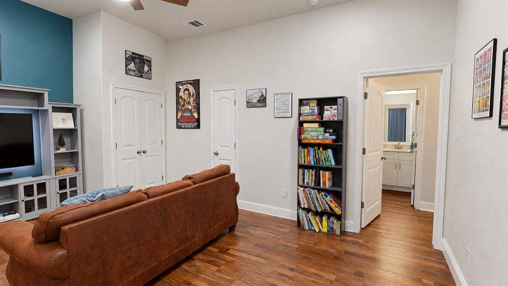 901 Blaine Street, Athens, TX 75751 901 Blaine Street, Athens, TX 75751