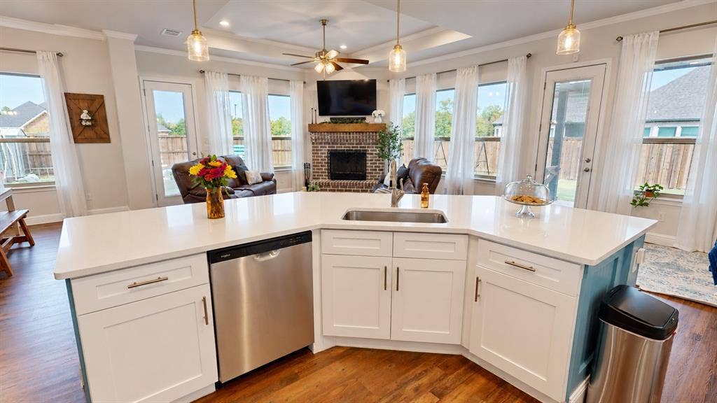 901 Blaine Street, Athens, TX 75751 901 Blaine Street, Athens, TX 75751