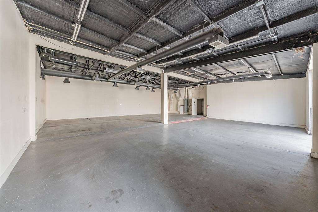 4831 W Davis Street, Dallas, TX 75211
