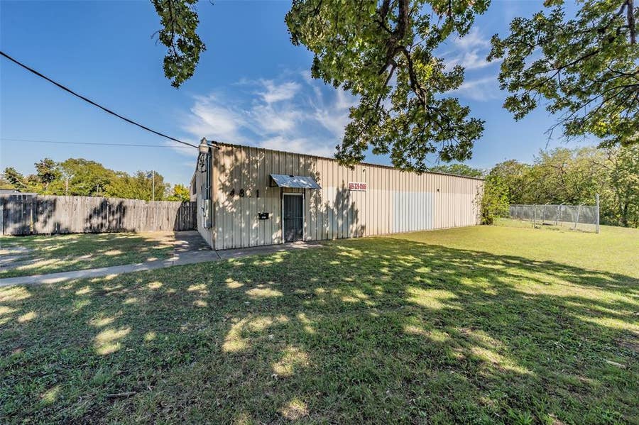 Property photo for 4831 W Davis Street, Dallas, TX