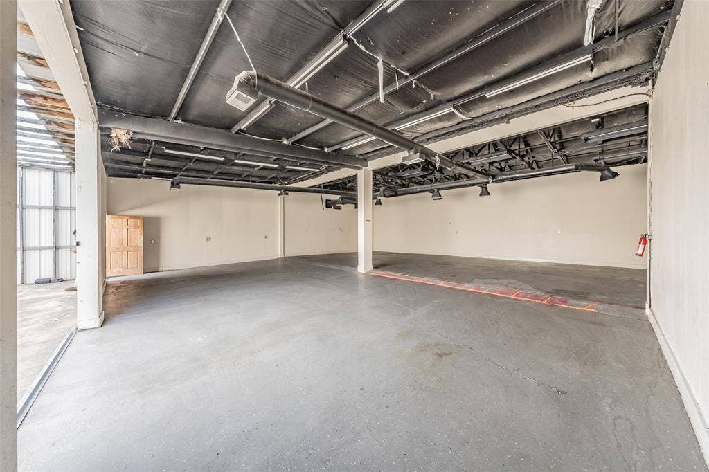 4831 W Davis Street, Dallas, TX 75211