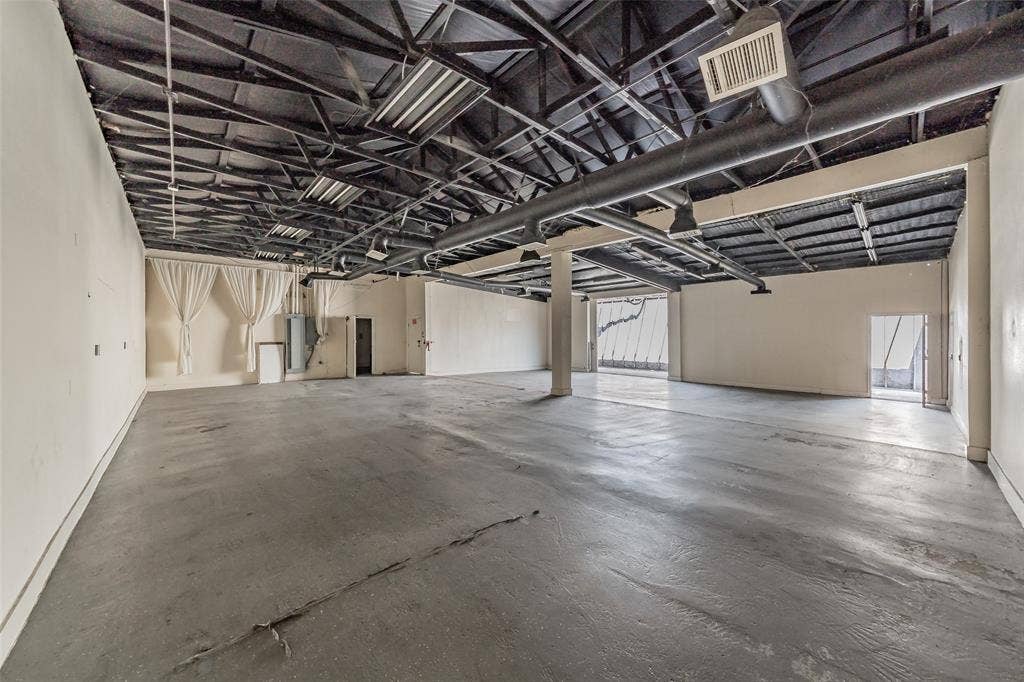 4831 W Davis Street, Dallas, TX 75211