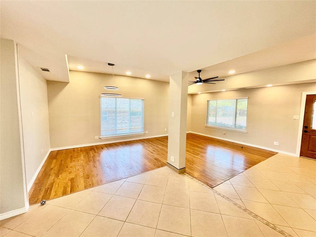 530 E Spring Valley Road, Richardson, TX 75081 Main living room