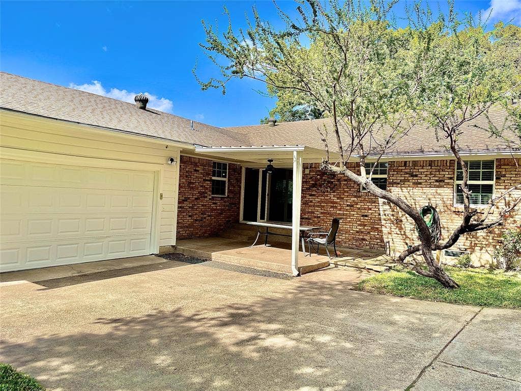 530 E Spring Valley Road, Richardson, TX 75081 530 E Spring Valley Road, Richardson, TX 75081