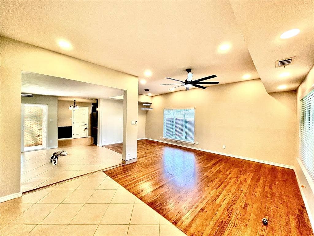 530 E Spring Valley Road, Richardson, TX 75081 Main living room