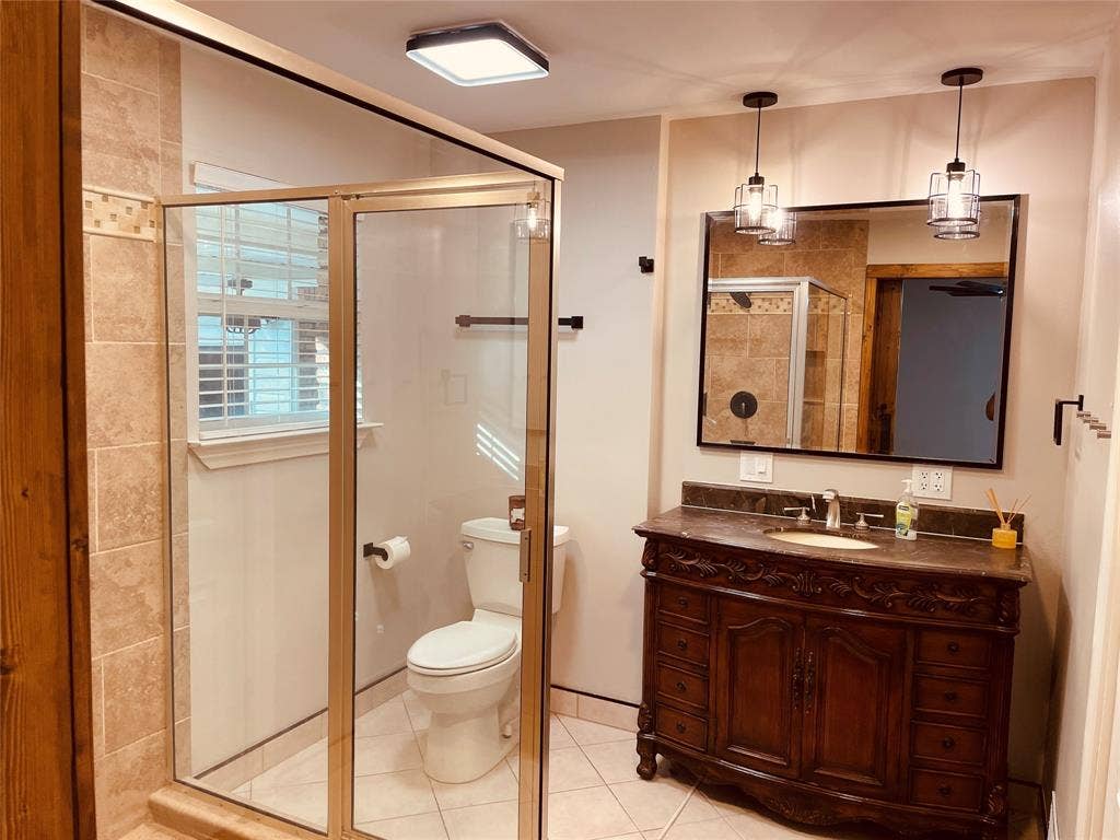 530 E Spring Valley Road, Richardson, TX 75081 Master Bathroom