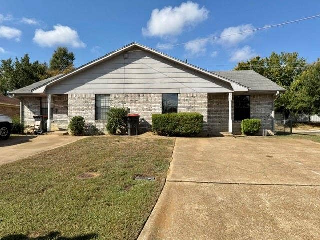 Property photo for 335 41st Street NE, #337, Paris, TX