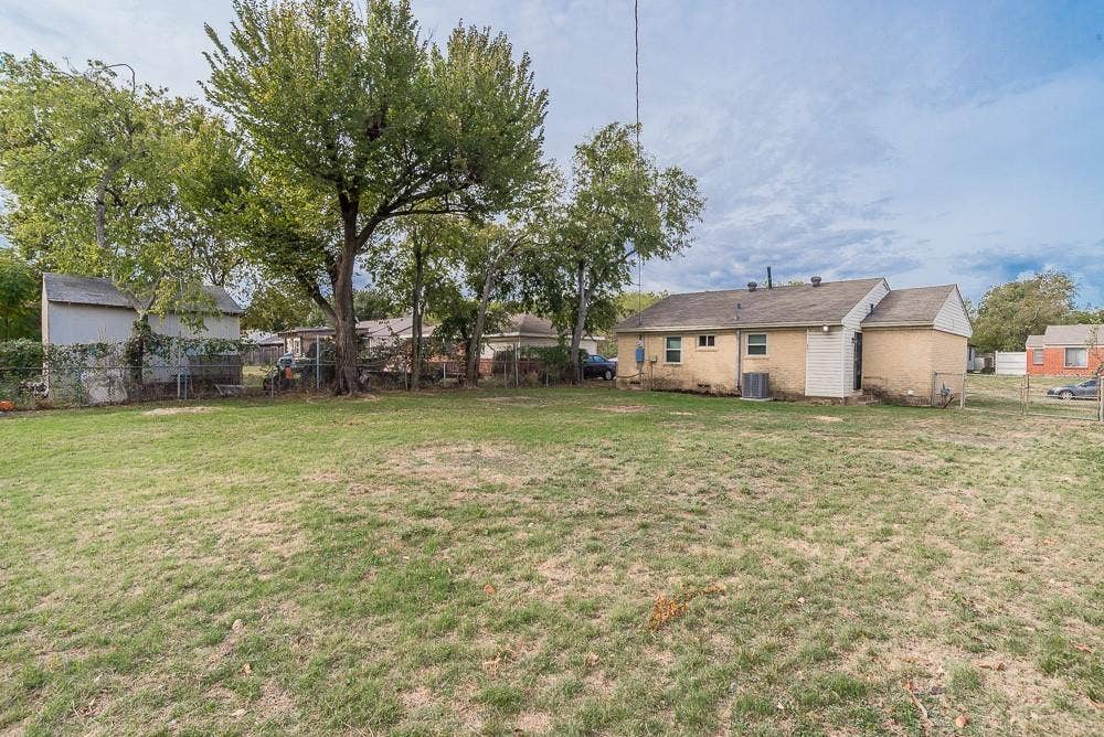 2609 Holm Drive, Garland, TX 75041 Large Backyard