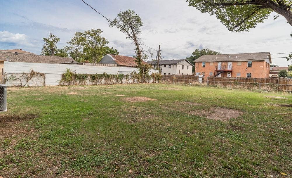 2609 Holm Drive, Garland, TX 75041 2609 Holm Drive, Garland, TX 75041