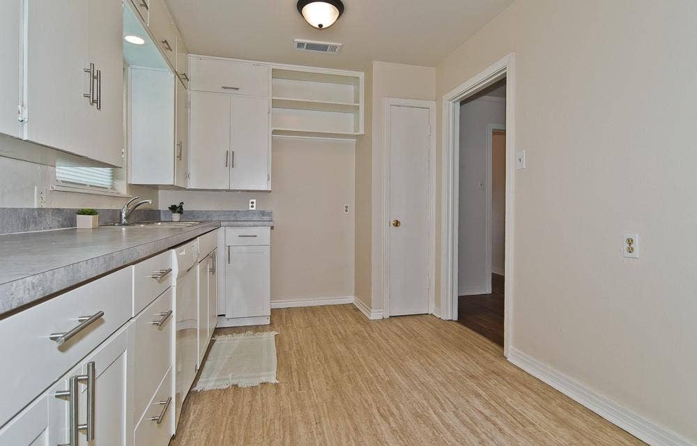 2609 Holm Drive, Garland, TX 75041 Kitchen