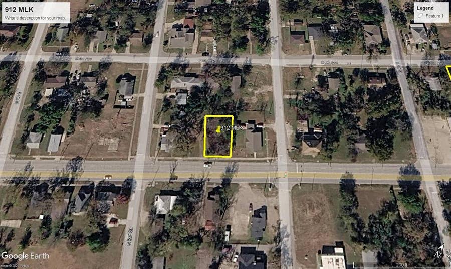 Property photo for 912 MLK Boulevard, Corsicana, TX