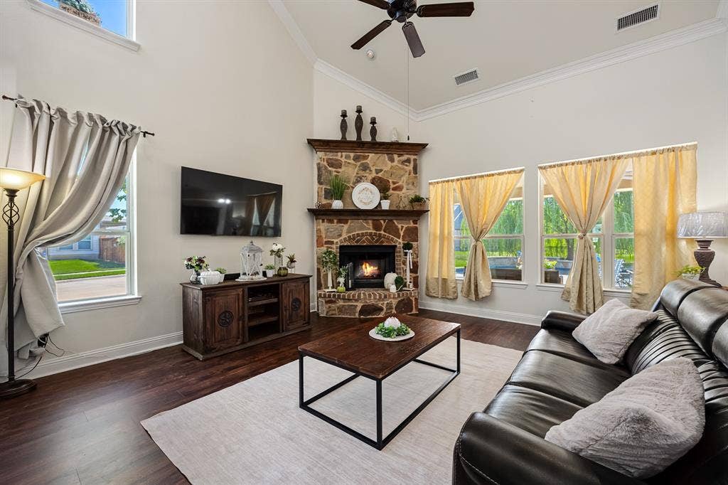 1036 Knoxbridge Road, Forney, TX 75126 Stunning stone fireplace