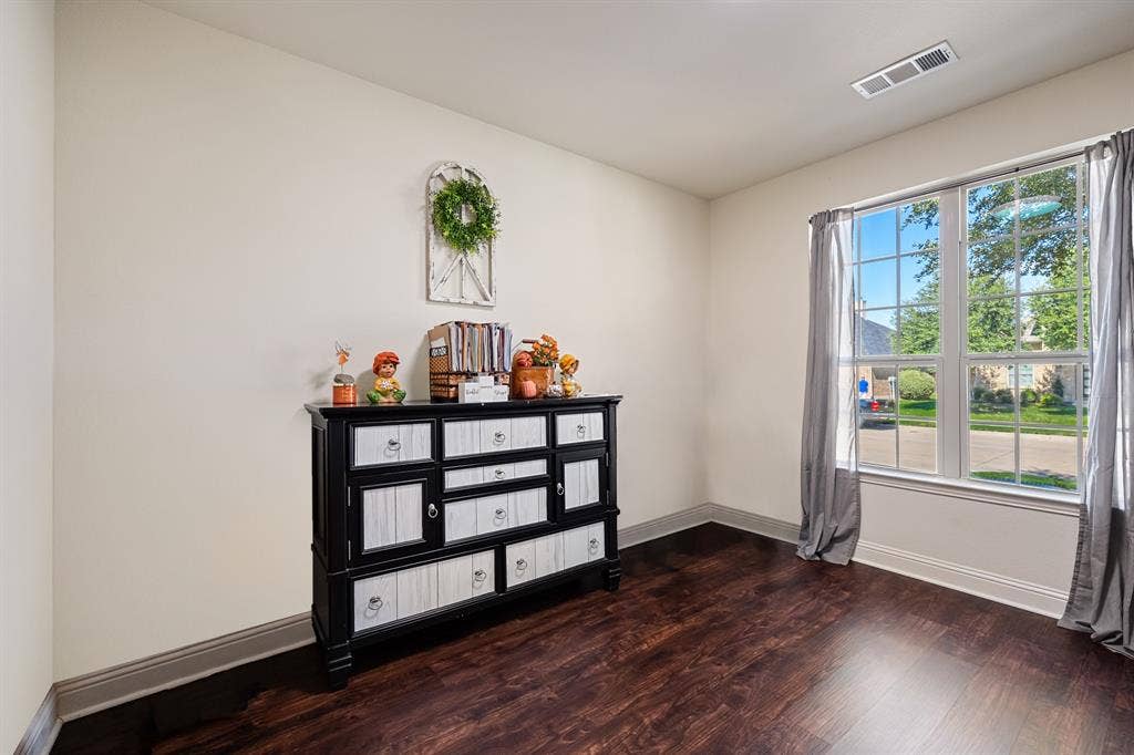 1036 Knoxbridge Road, Forney, TX 75126 Office