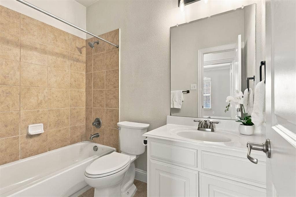 Guest Bathroom Level 1