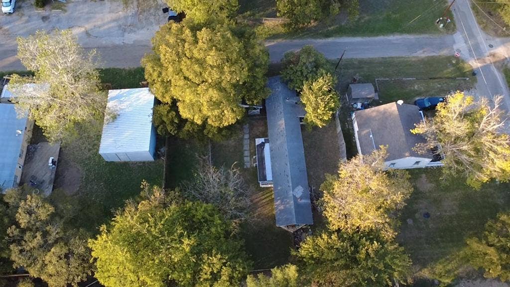 407 W Witt Street, Wolfe City, TX 75496 407 W Witt Street, Wolfe City, TX 75496