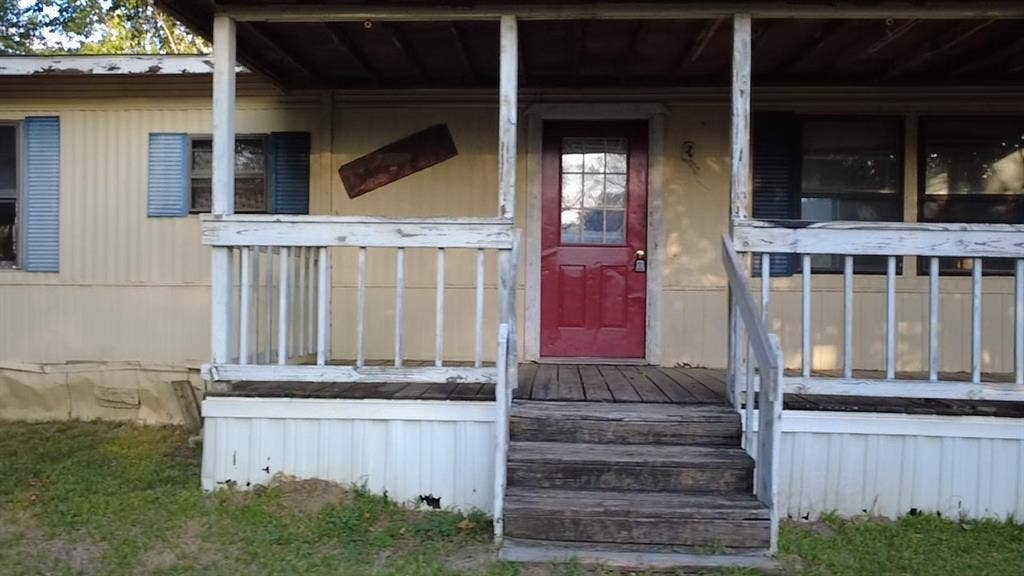 407 W Witt Street, Wolfe City, TX 75496 407 W Witt Street, Wolfe City, TX 75496