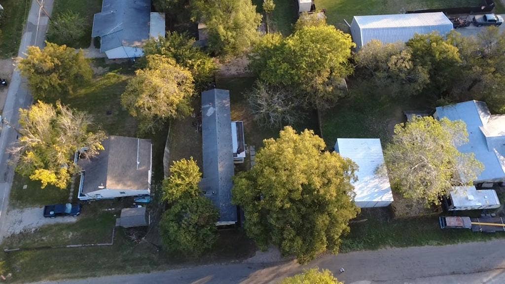 407 W Witt Street, Wolfe City, TX 75496 407 W Witt Street, Wolfe City, TX 75496