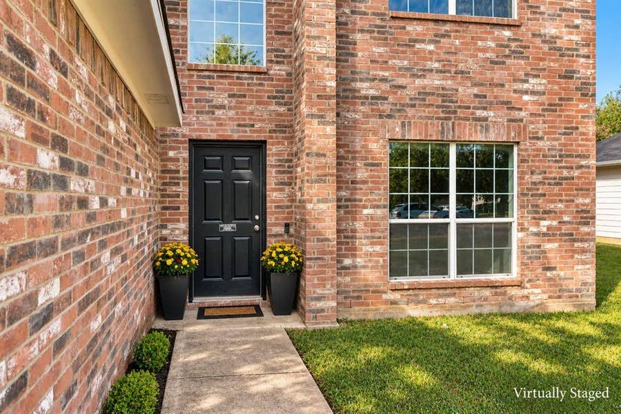 Property photo for 905 Chase Lane, Denton, TX