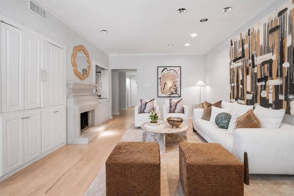 6840 E Northwest Highway, Dallas, TX 75231 6840 E Northwest Highway, Dallas, TX 75231