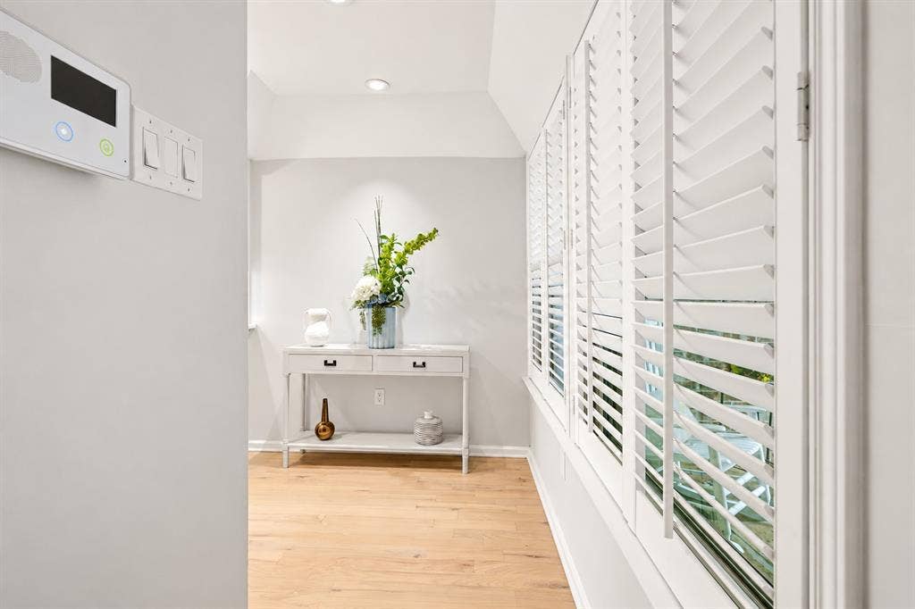 6840 E Northwest Highway, Dallas, TX 75231 6840 E Northwest Highway, Dallas, TX 75231